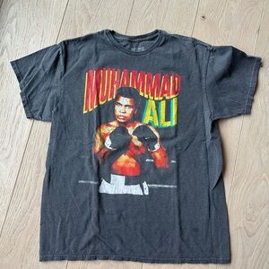 Graphic Muhammad Ali T-Shirt with Boxing Legend Print